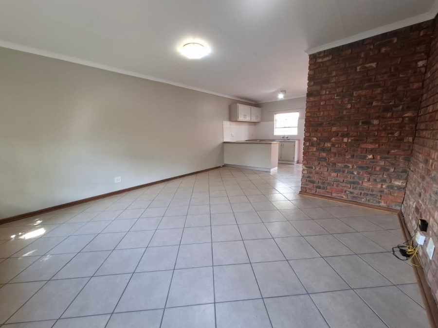 2 Bedroom Property for Sale in Langenhovenpark Free State